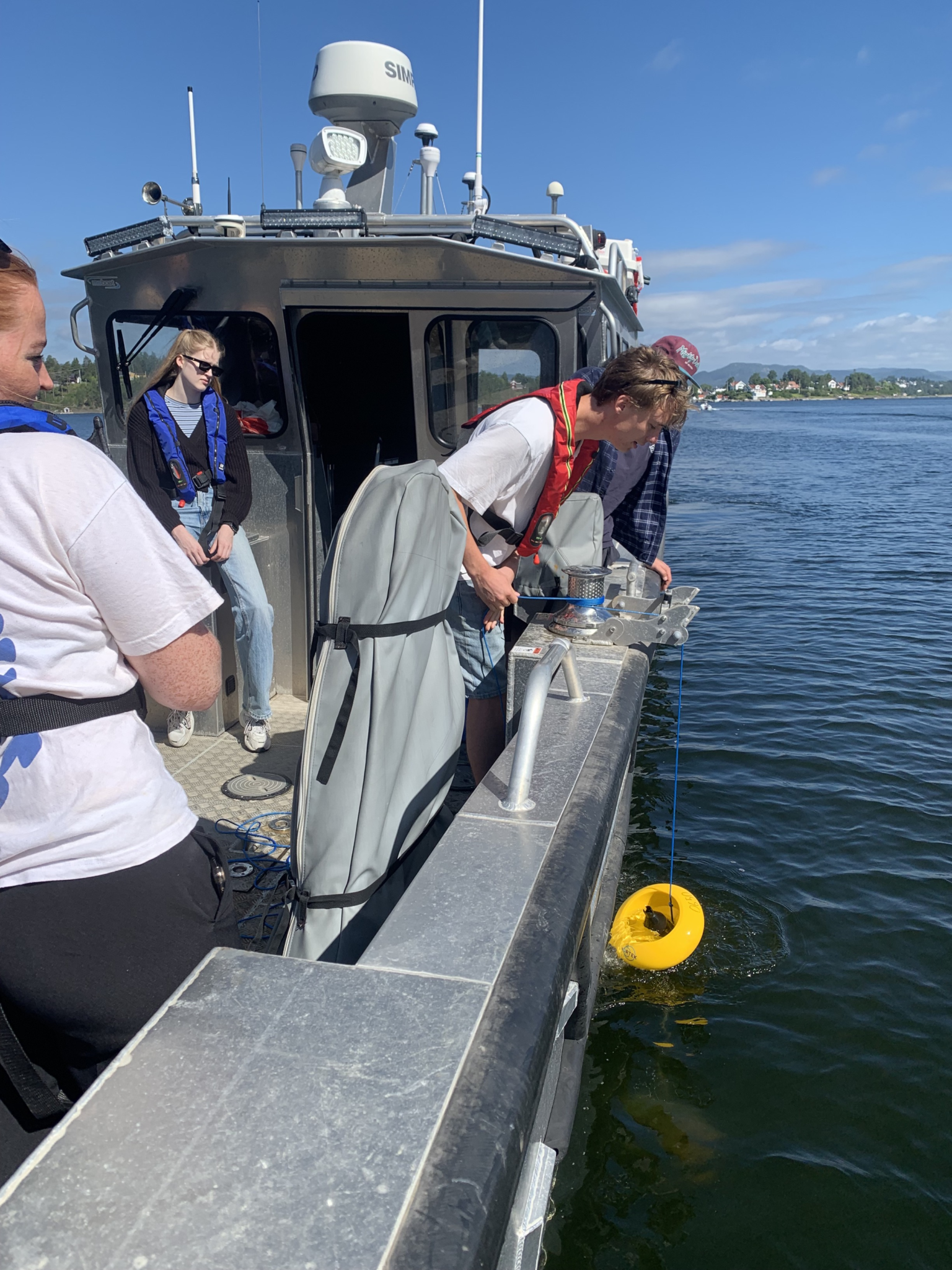 Interns eco buoy